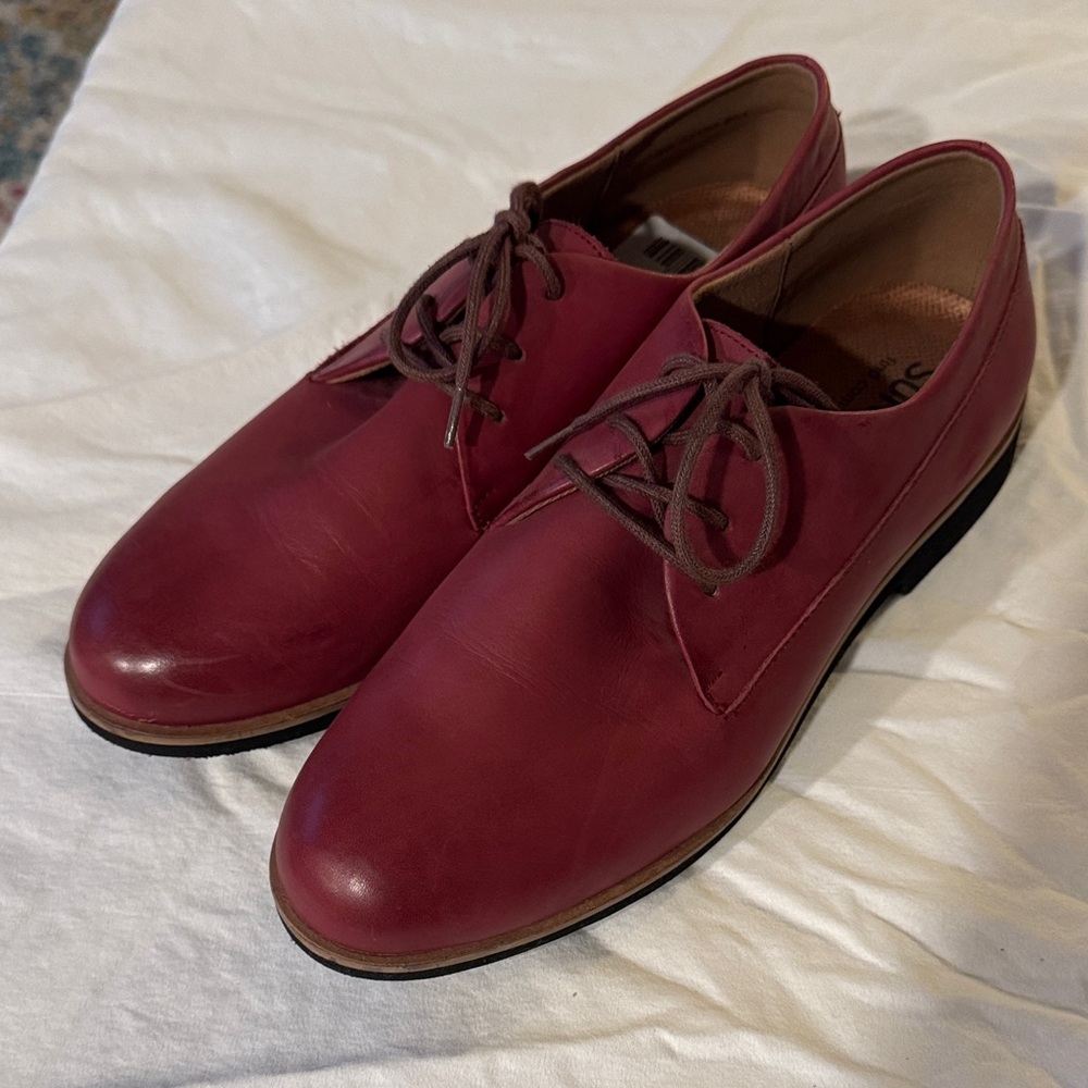 Women’s Burgundy Leather Dress Shoes